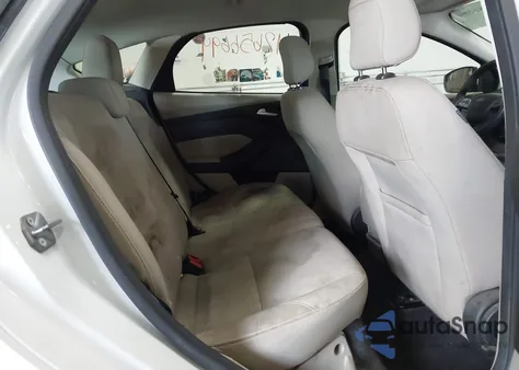 2018 Ford Focus Se z USA, uszkodzony, nr VIN 1FADP3K22JL237026